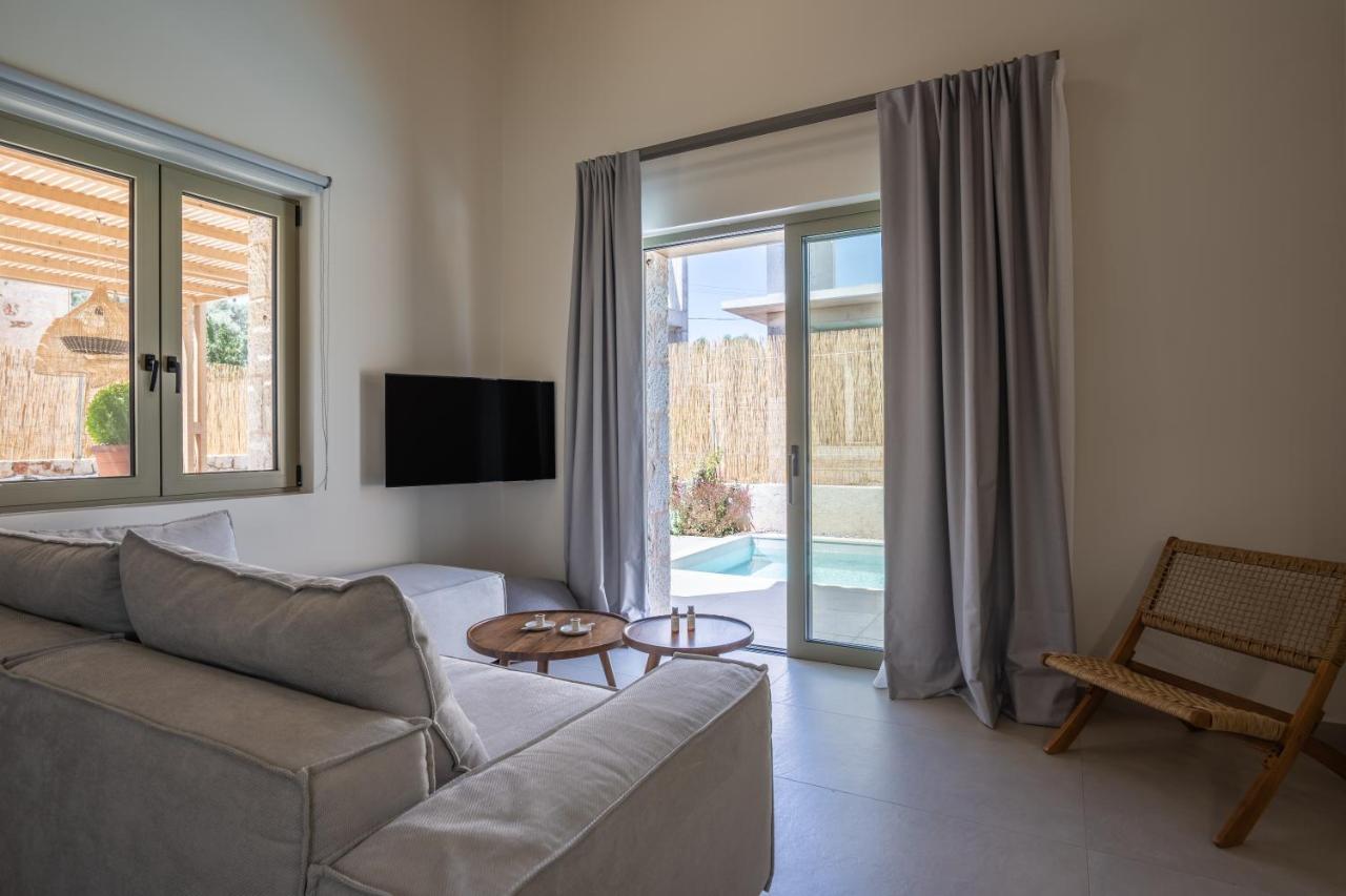 Papadria Villas - Modern Luxury Villas Near Kathisma Beach Tsoukaladhes Bagian luar foto