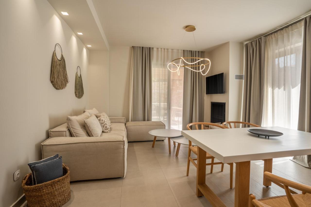 Papadria Villas - Modern Luxury Villas Near Kathisma Beach Tsoukaladhes Bagian luar foto