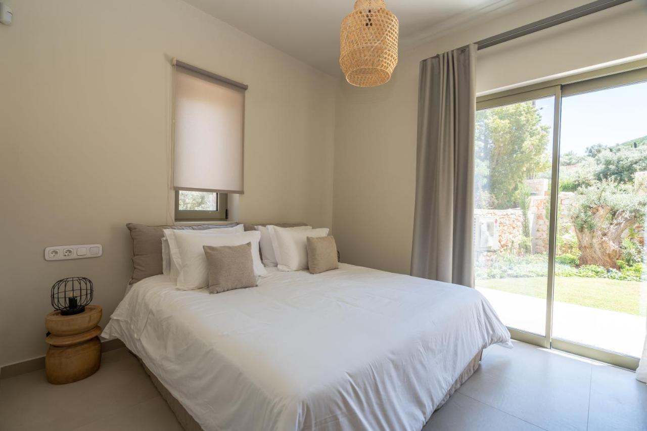 Papadria Villas - Modern Luxury Villas Near Kathisma Beach Tsoukaladhes Bagian luar foto