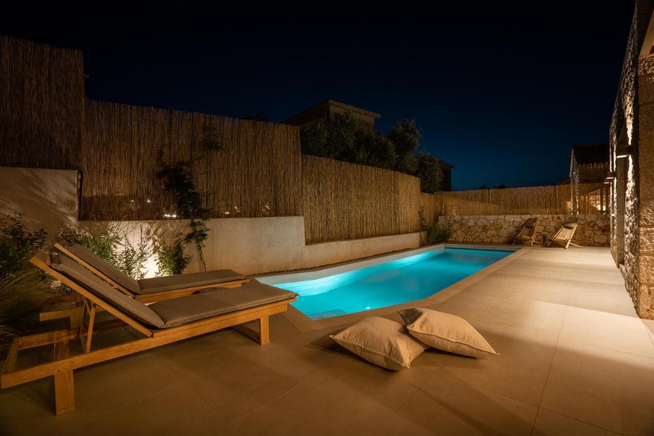 Papadria Villas - Modern Luxury Villas Near Kathisma Beach Tsoukaladhes Bagian luar foto